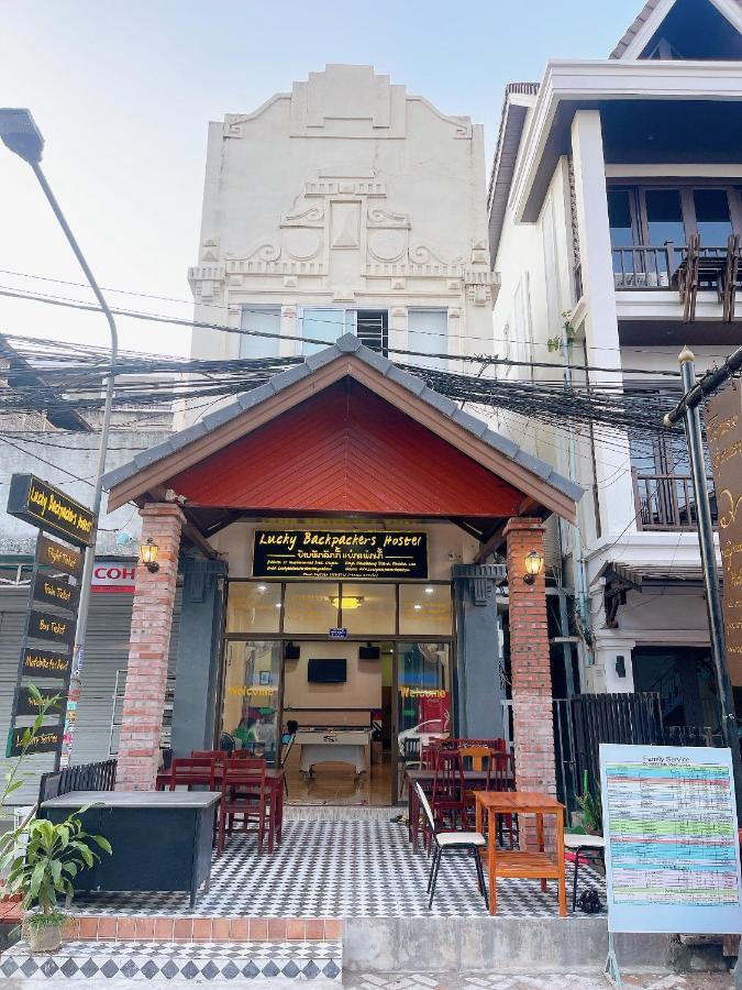 Lucky Backpacker Hostel Vientiane Bagian luar foto