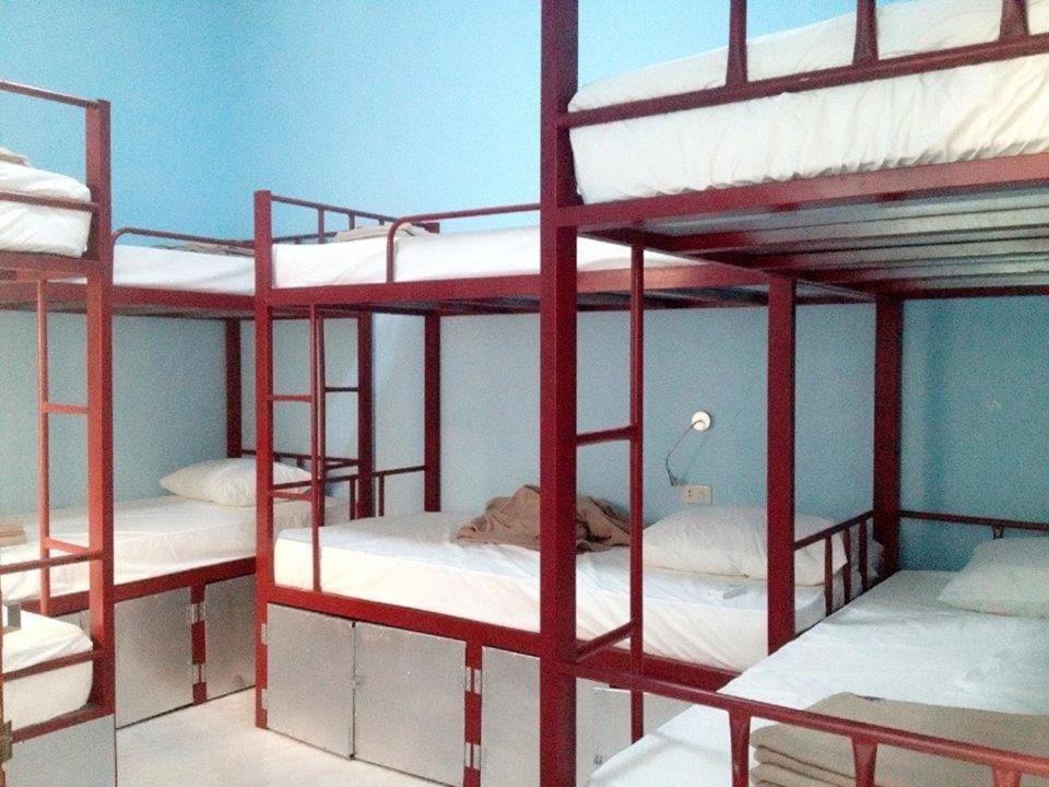 Lucky Backpacker Hostel Vientiane Bagian luar foto