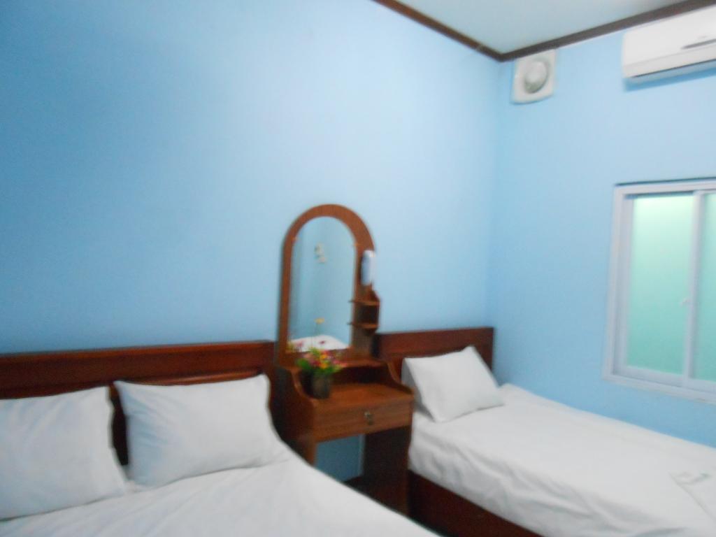 Lucky Backpacker Hostel Vientiane Bagian luar foto