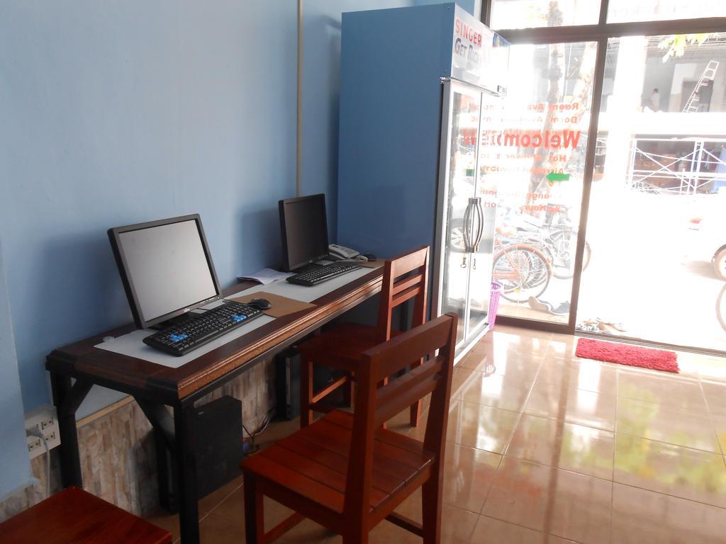 Lucky Backpacker Hostel Vientiane Bagian luar foto