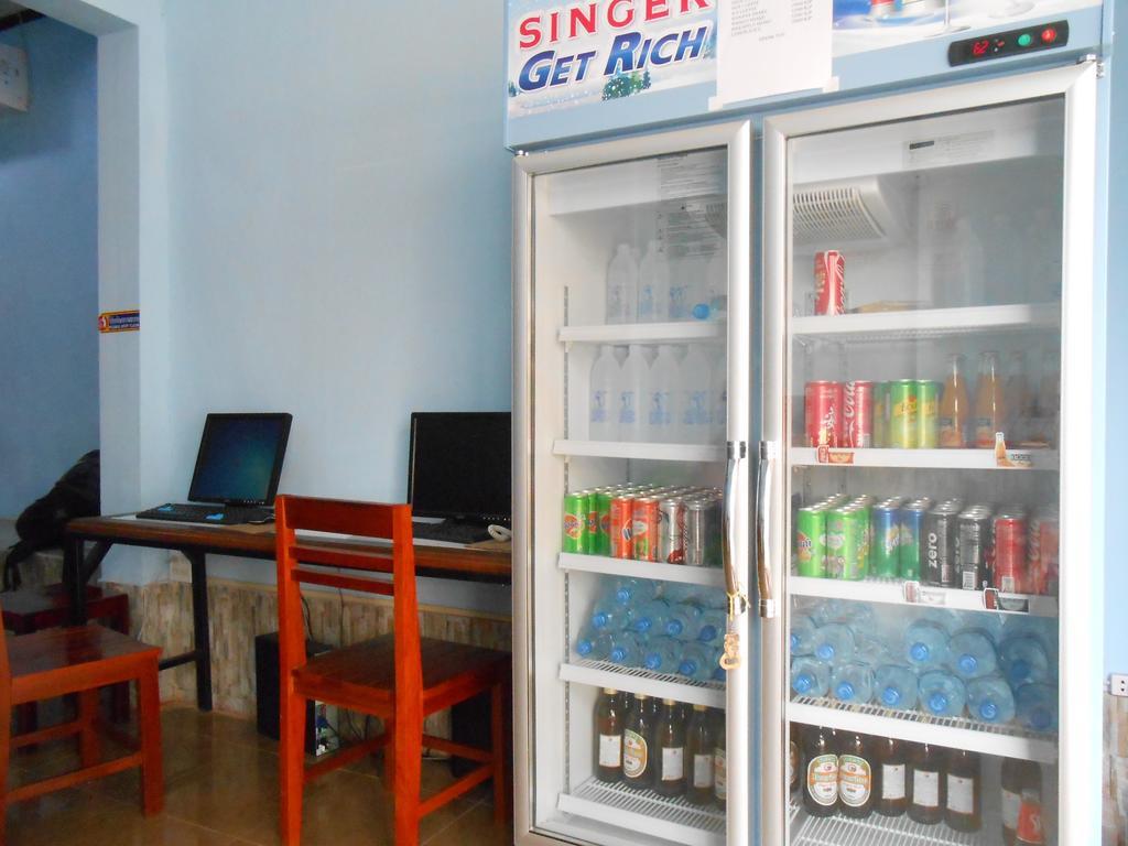 Lucky Backpacker Hostel Vientiane Bagian luar foto