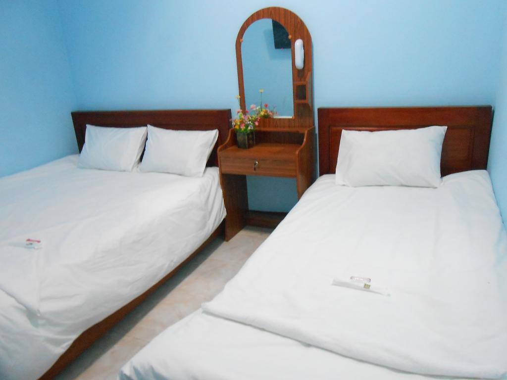 Lucky Backpacker Hostel Vientiane Bagian luar foto