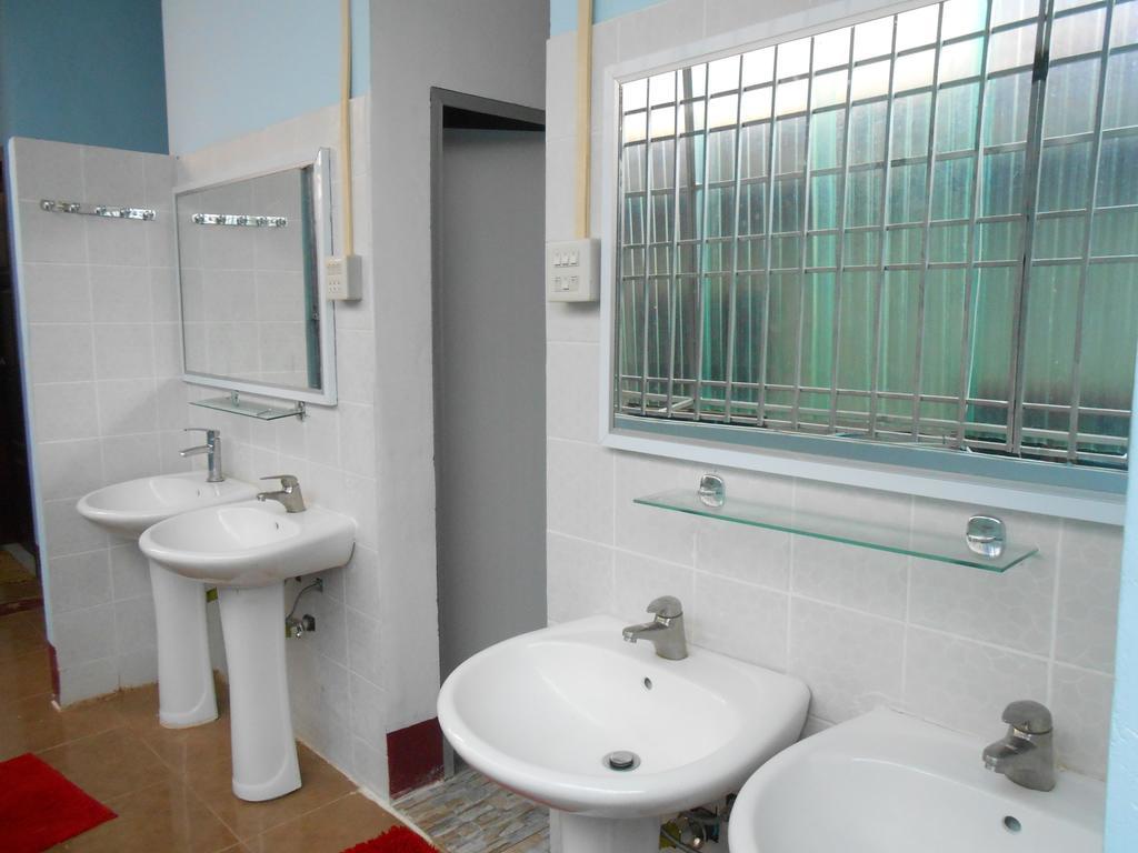 Lucky Backpacker Hostel Vientiane Bagian luar foto