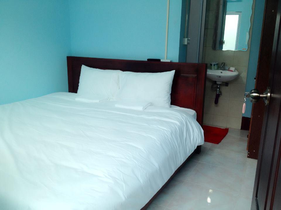 Lucky Backpacker Hostel Vientiane Bagian luar foto