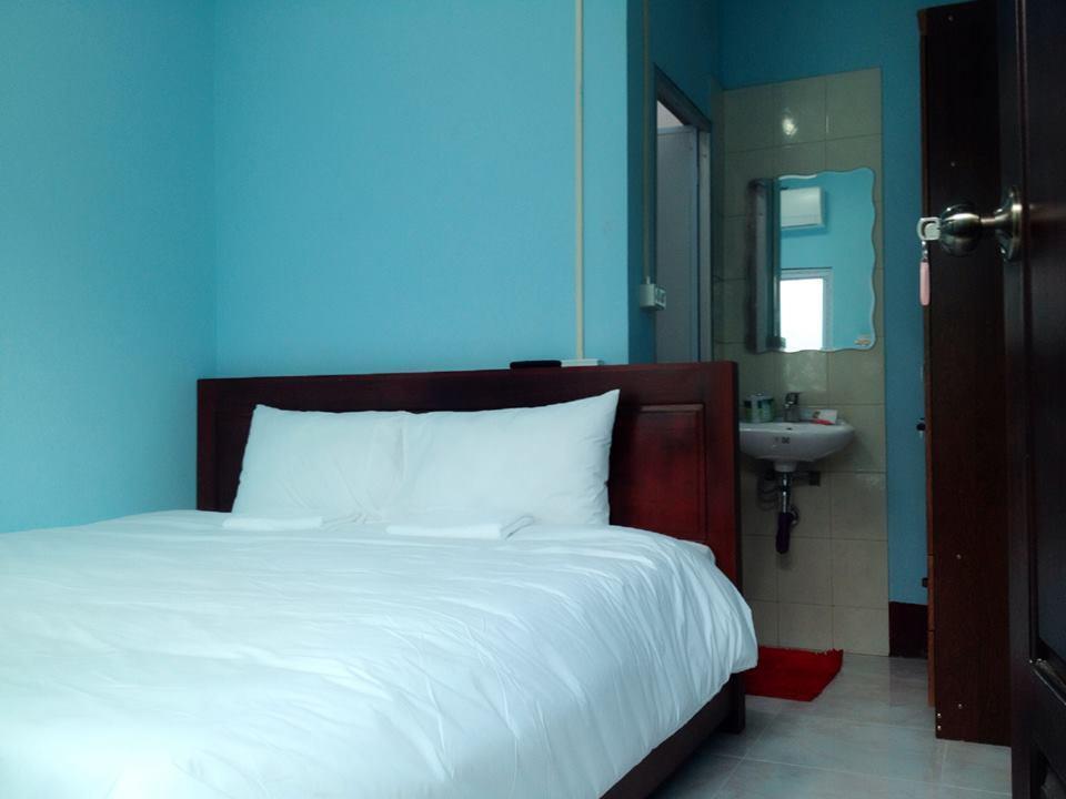 Lucky Backpacker Hostel Vientiane Bagian luar foto